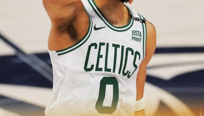 体育直播-波神缺阵依然拿下客场 统治级绿军静候第18冠！