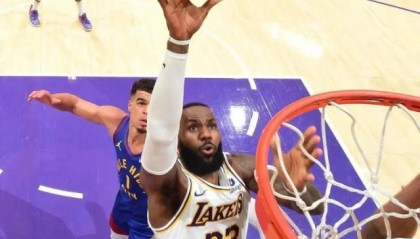 打不过真的打不过！湖人再负掘金交锋惨遭8连败