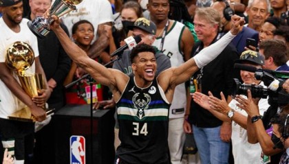 五星体育直播-三个中锋解不了一道难题，浓眉才是五号位终极答案