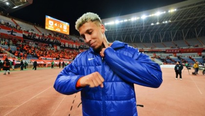 吉翔已身披江苏常晋队战袍亮相，离开鲁能后表现不俗，值得期待